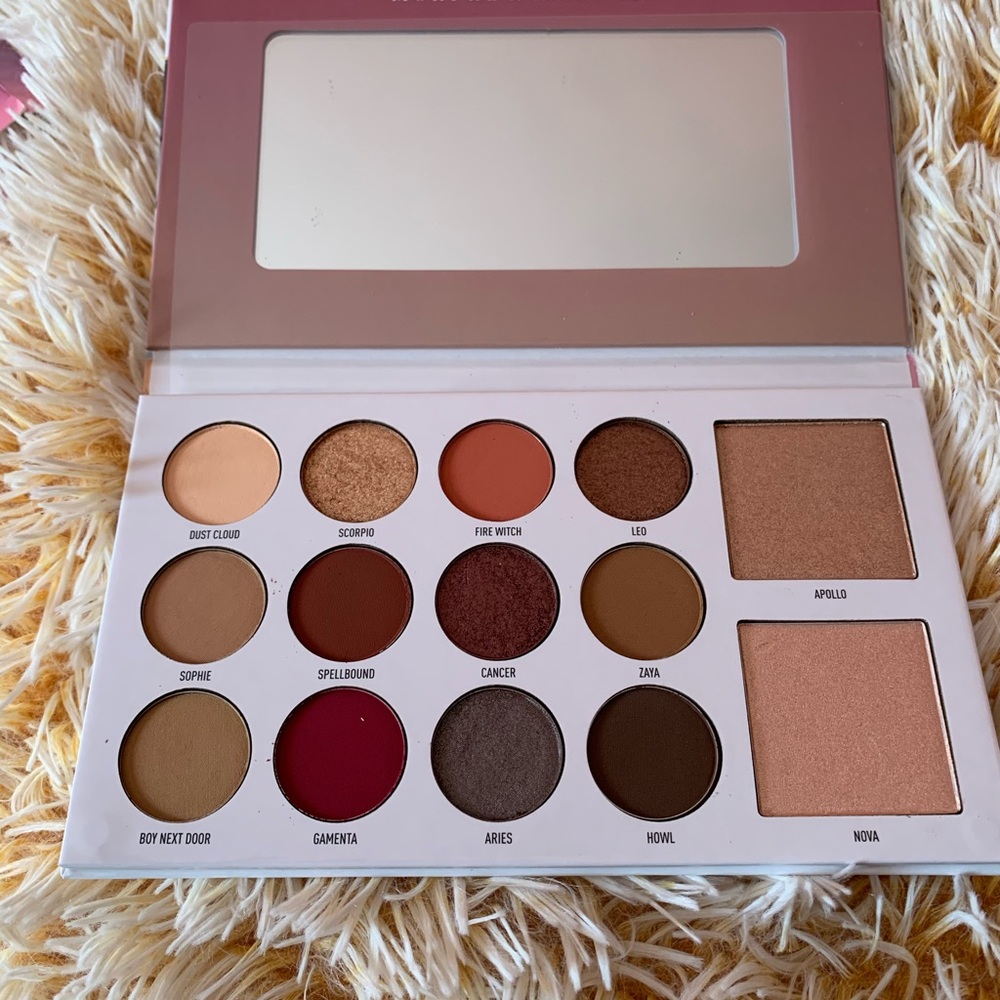 Makeup - Picture 3 of 5